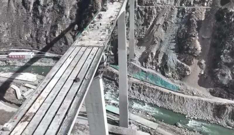 Hongqi Bridge: What the numbers reveal